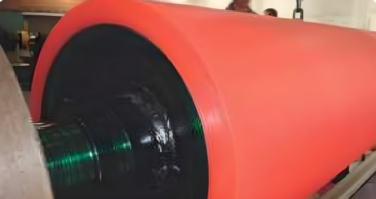 Cilindro golfrador em poliuretano fabricada pela Petromix